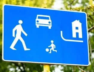 Znaki, sygnały i polecenia w ruchu drogowym