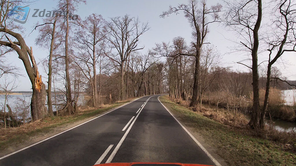 Czy w tym miejscu masz prawo zatrzymać samochód osobowy na drodze w celu wysadzenia pasażera?