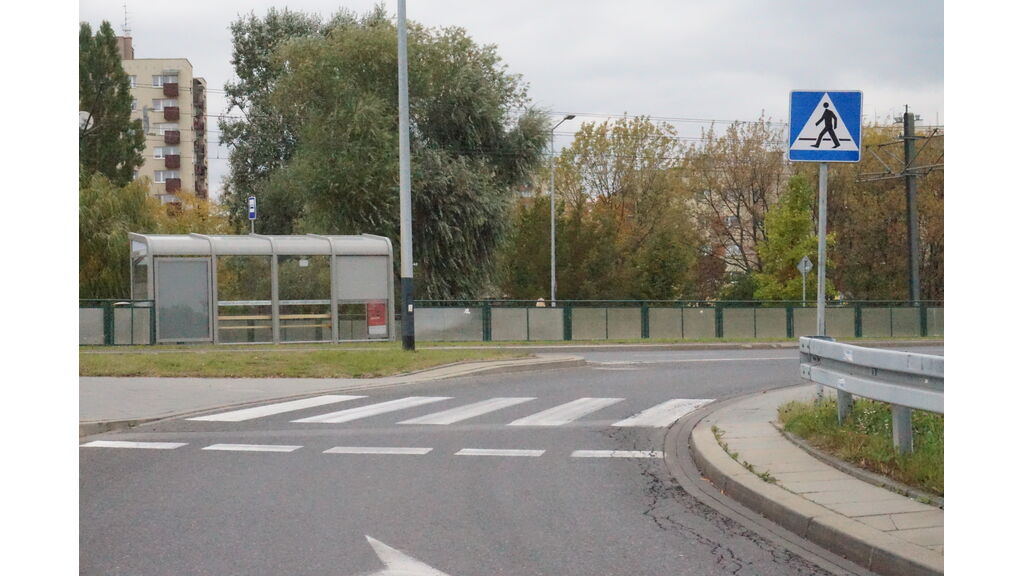 Czy w miejscu tak oznaczonym masz obowiązek zawsze zatrzymać się przed widoczną linią zatrzymania?