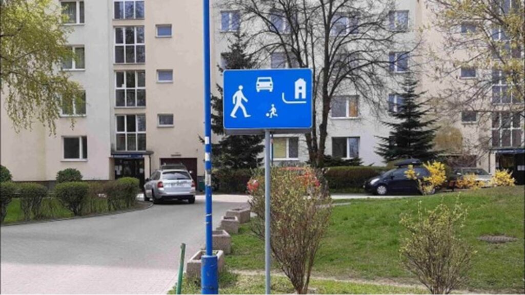 Czy na drogach położonych w strefie oznaczonej widocznym znakiem,  wolno Ci przewozić hulajnogą elektryczną dziecko w wieku do 10 lat ?