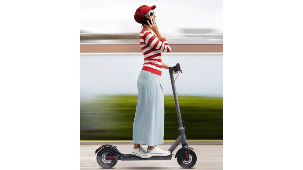 Czy podczas kierowania hulajnogą elektryczną, wolno Ci korzystać z telefonu wymagającego trzymania słuchawki lub mikrofonu w ręku?