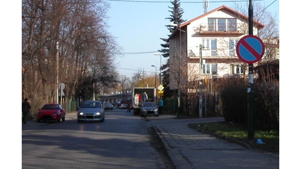 Czy, przewożąc osobą niepełnosprawną legitymującą się kartą parkingową, masz prawo nie stosować się do widocznego znaku?