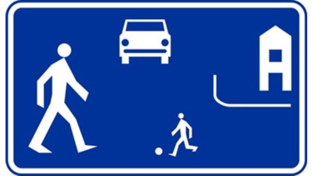 Czy kierując pojazdem na drodze tak oznakowanej masz pierwszeństwo przed osobą poruszającą się przy użyciu urządzenia wspomagającego ruch?