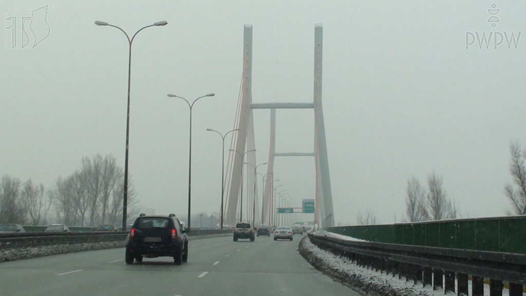 Czy postój pojazdu na moście jest zabroniony?