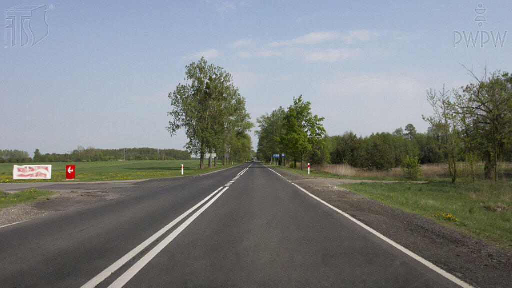 Czy z tak oznakowanej jezdni wolno Ci zjechać na widoczny po lewej stronie parking?